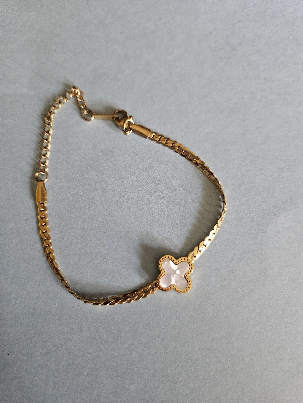 S-steel Mothe of Pearl Clover Bracelet